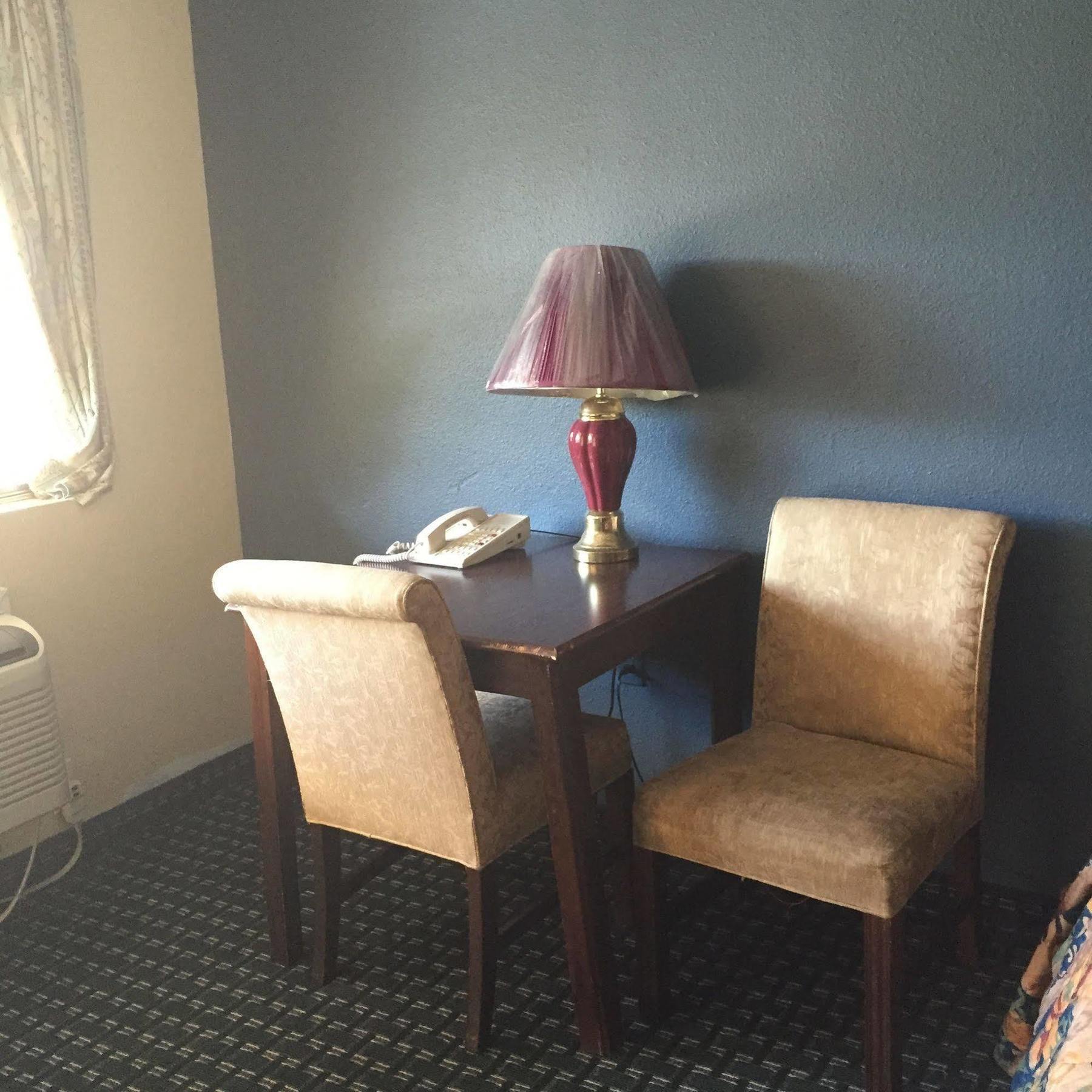 Guest Inn And Suites Хюстън Екстериор снимка