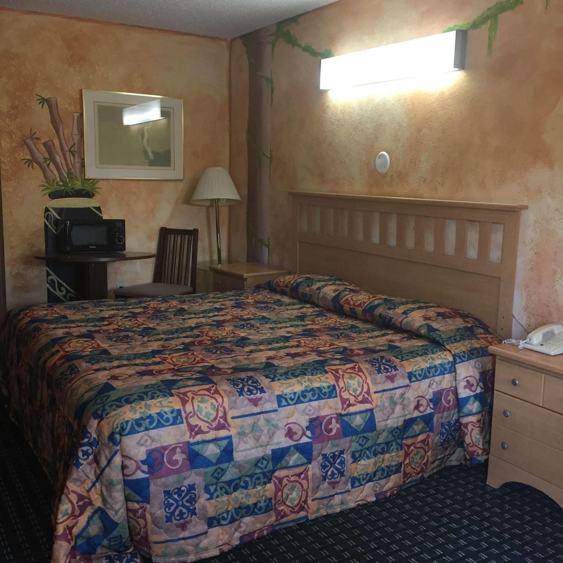 Guest Inn And Suites Хюстън Екстериор снимка