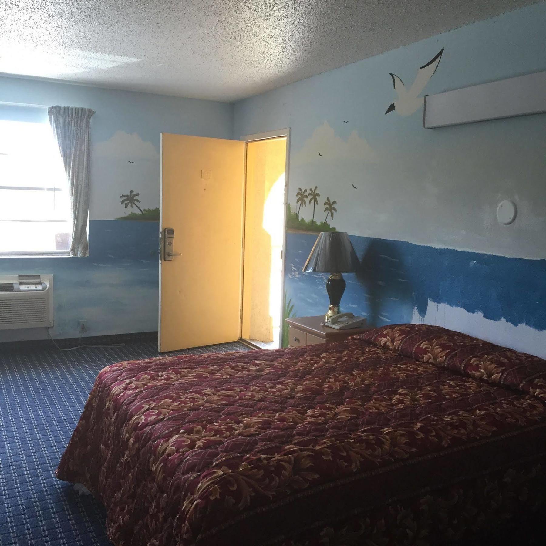 Guest Inn And Suites Хюстън Екстериор снимка