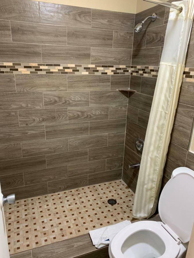 Guest Inn And Suites Хюстън Стая снимка